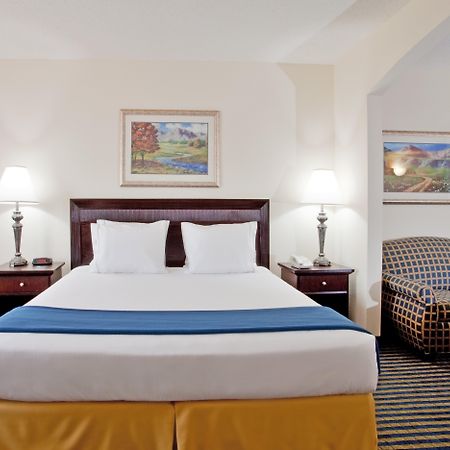 Holiday Inn Express & Suites Chesapeake By Ihg מראה חיצוני תמונה